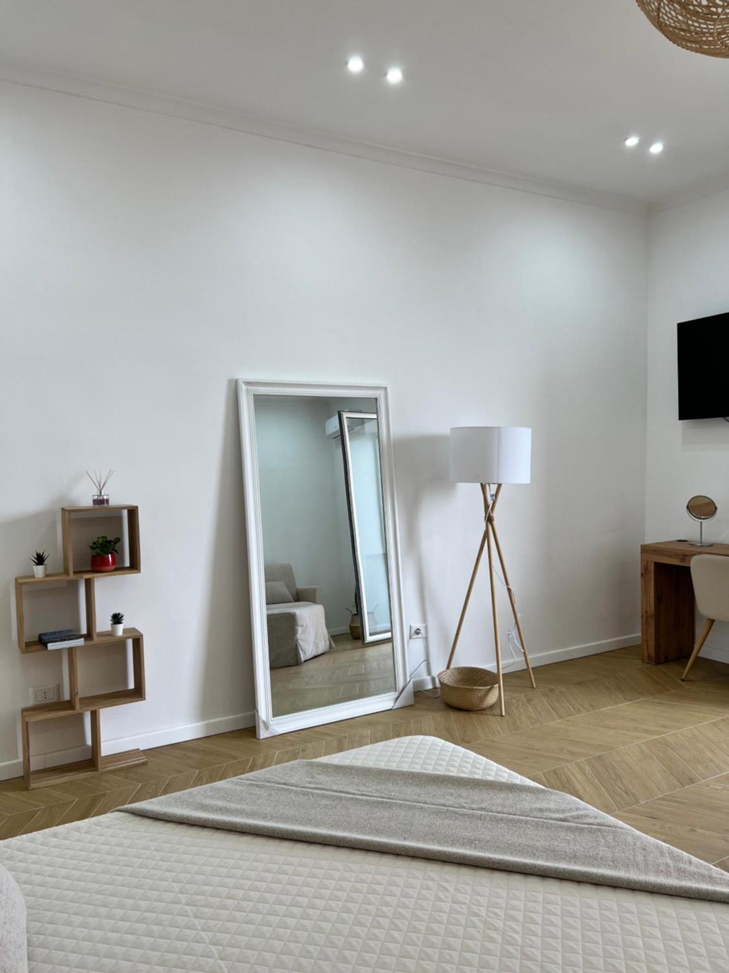 Gennarino Apartments - Panorama Suite With Balcony And Urban Loft Napoli Eksteriør bilde