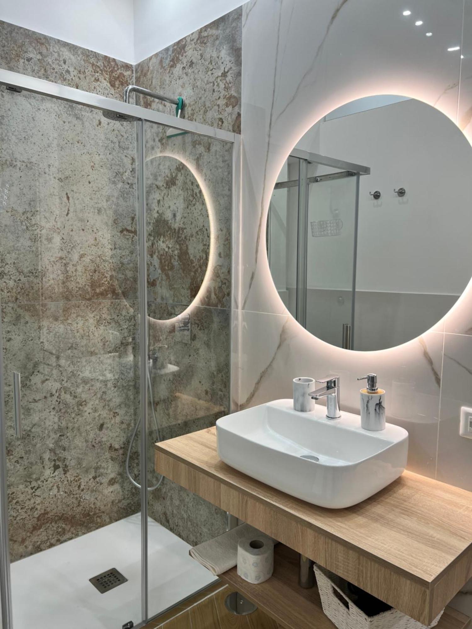 Gennarino Apartments - Panorama Suite With Balcony And Urban Loft Napoli Eksteriør bilde