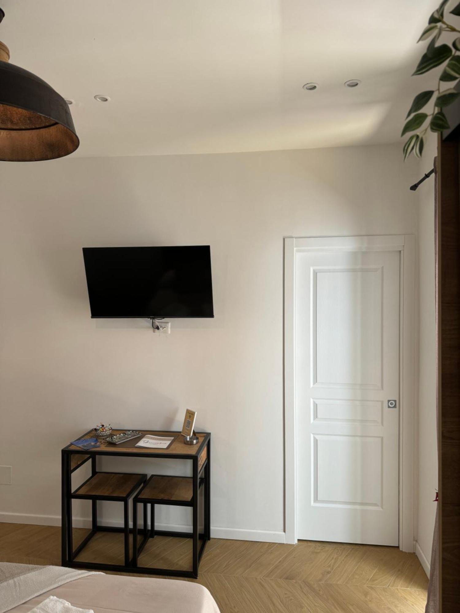 Gennarino Apartments - Panorama Suite With Balcony And Urban Loft Napoli Eksteriør bilde