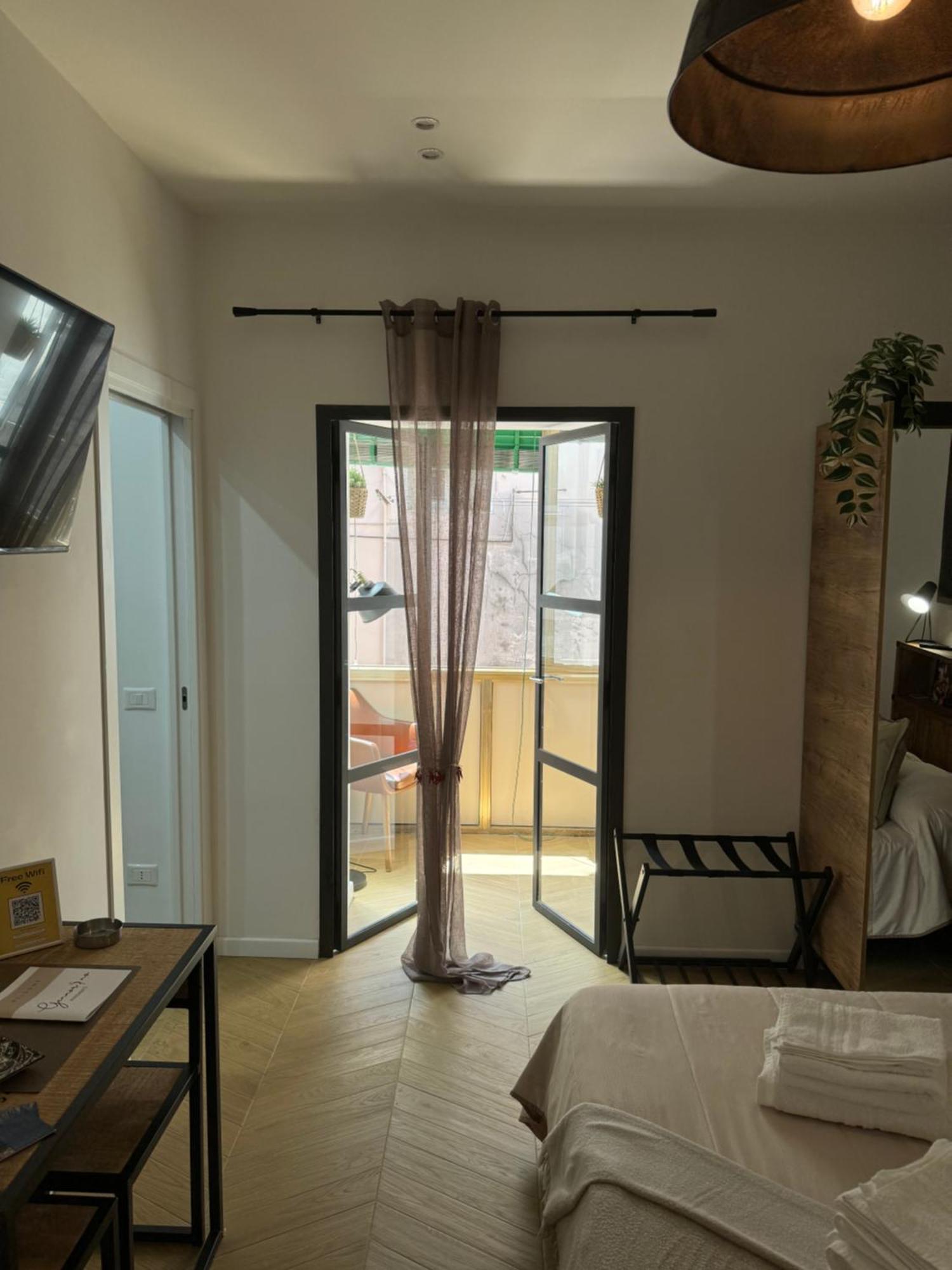 Gennarino Apartments - Panorama Suite With Balcony And Urban Loft Napoli Eksteriør bilde