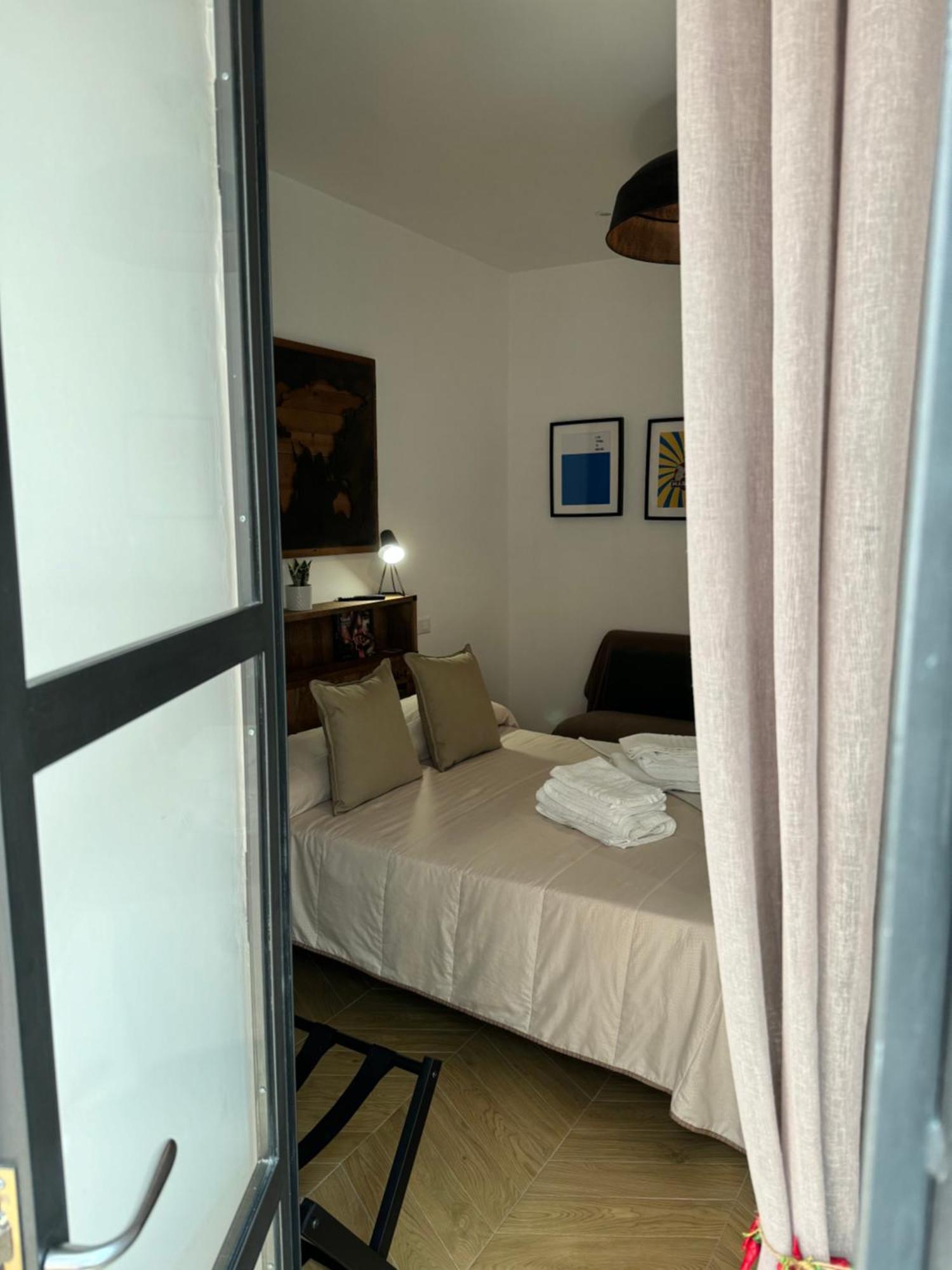 Gennarino Apartments - Panorama Suite With Balcony And Urban Loft Napoli Eksteriør bilde
